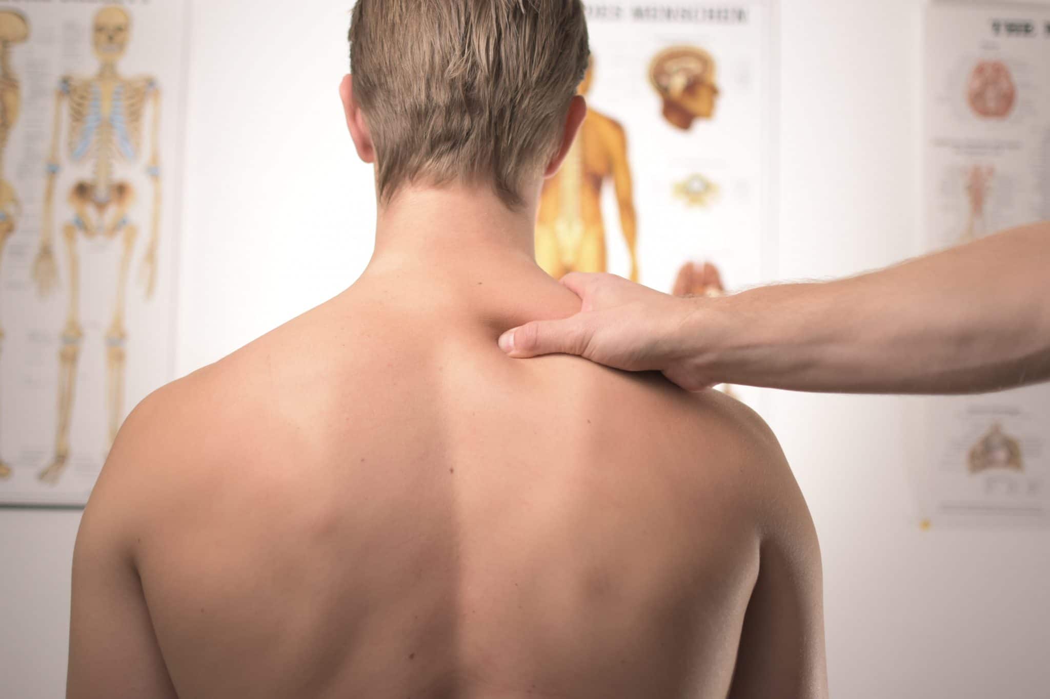 Visiting chiropractor for upper back pain