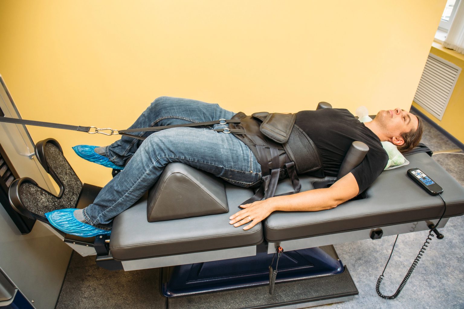 Decompression Transfer How Do Spinal Decompression Machines Work? - Oviedo Chiropractic